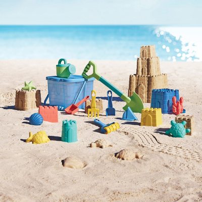 Member's Mark 18 Piece Giant Castle Sand Playset