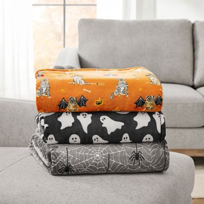 Member's Mark Lounge Throw, 60" x 70", Halloween Designs