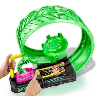 Hot Wheels Monster Trucks Leuchtende Epic Loop Herausforderung Spielset