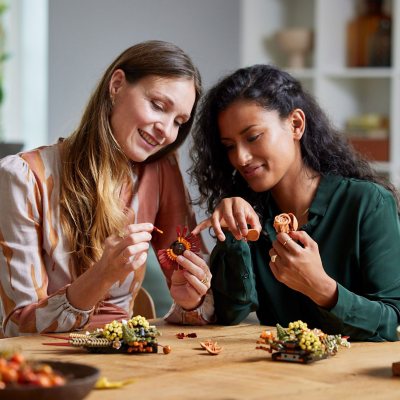 LEGO Icons Dried Flower Centerpiece Building Set, 812 pcs.