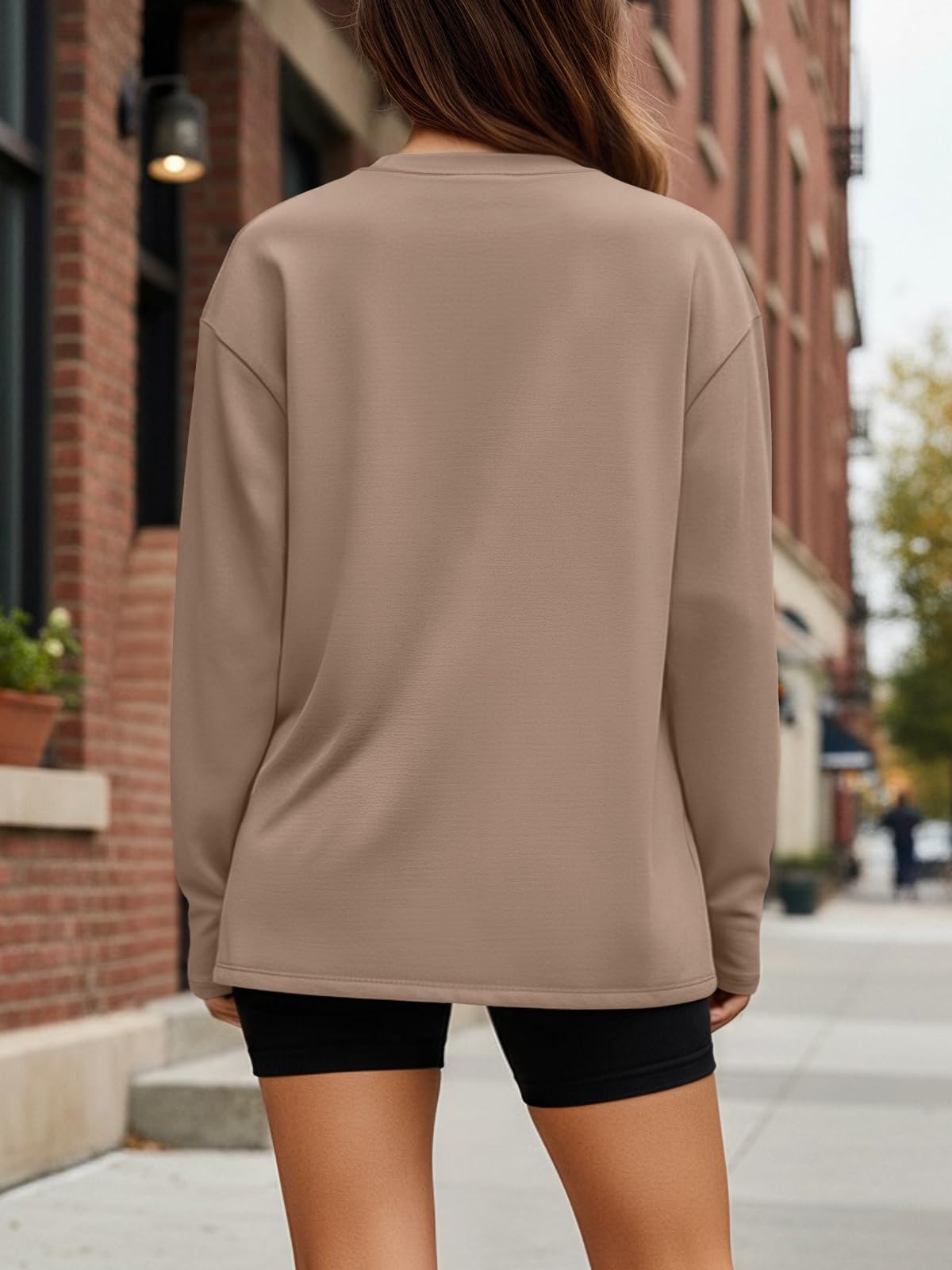 Trendy Queen Womens Oversized Long Sleeve T Shirts 2025 Basic Crewneck Tee Fall Tops Casual Workout Y2K Clothes Khaki M
