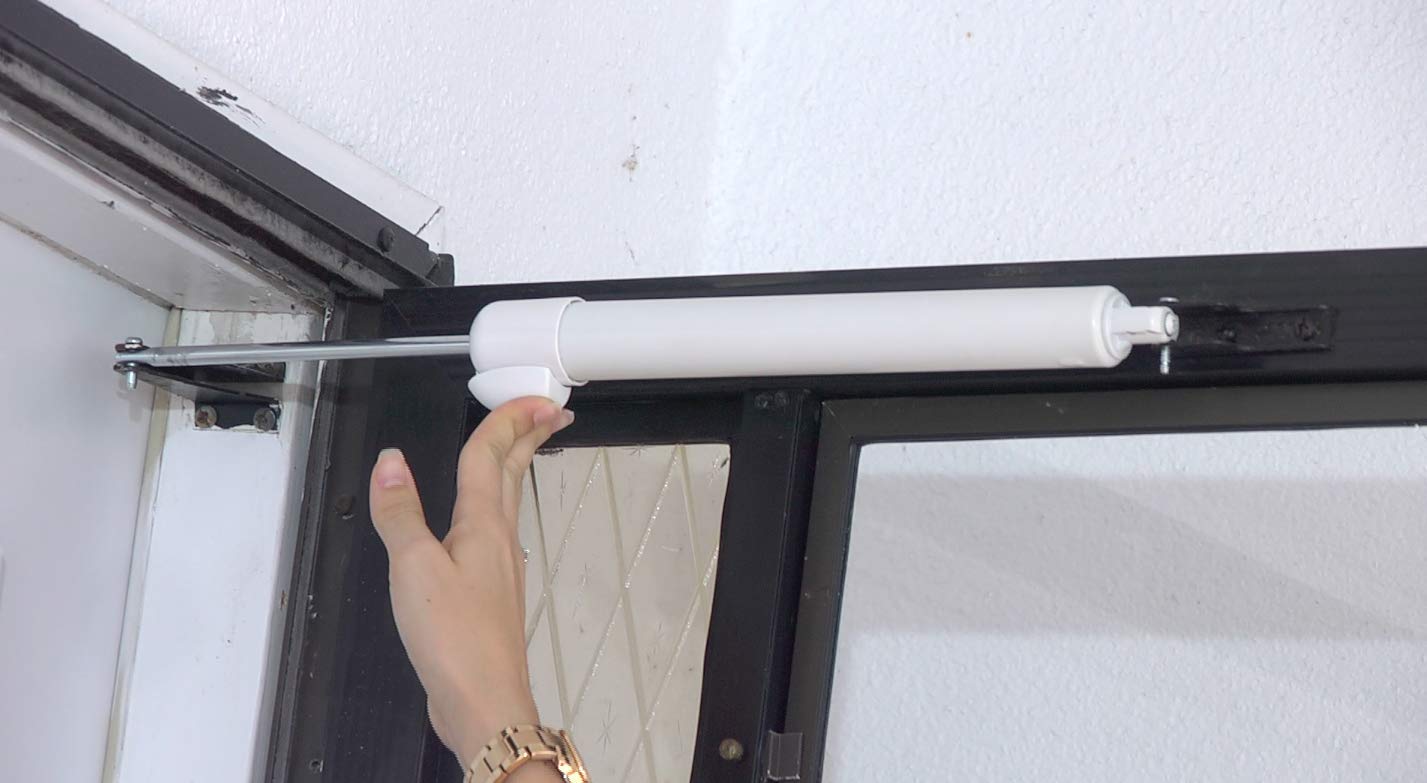 Touch 'n Hold Smooth Door Closer - Single Kit (White) - Standard-Duty Door Closer with Touch-Button Hold Open Feature & Smooth Closing Motion – for (Medium & Lightweight) Storm, Screen Doors.