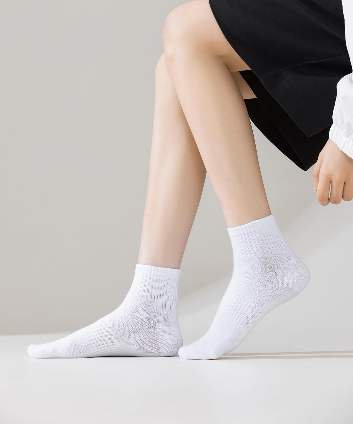 ACCFOD Womens White Ankle Socks Thin Cotton Gym Socks Athletic Mini Crew Socks 5-9