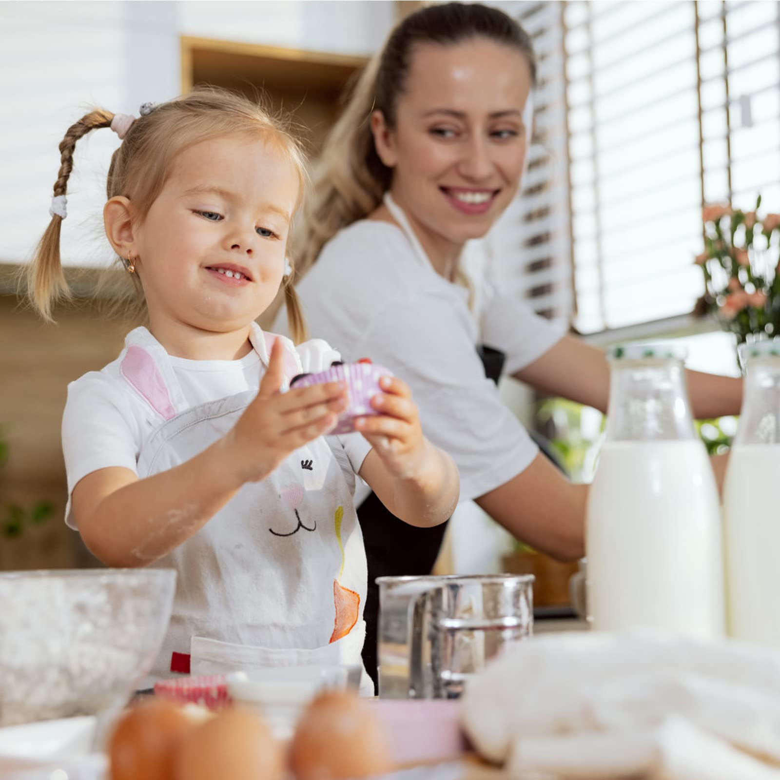 Tamodan Piping Bags 100PCS & 16 Inches Tipless Piping Bags, Extra Thick Pastry Bags Disposable, Non-Slip Icing Piping Bags Disposable Design, Cake Decoration.