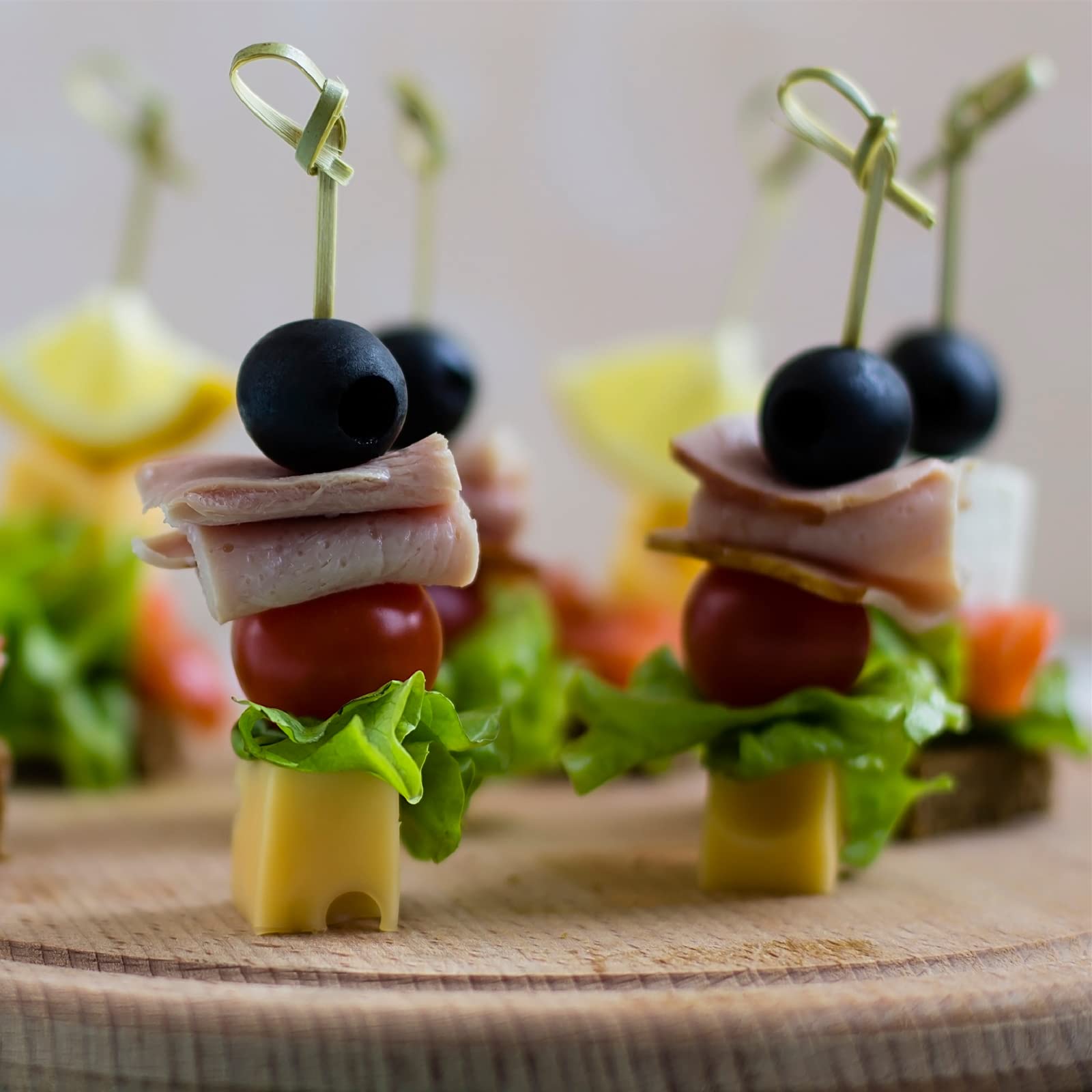 200PCS Cocktail Picks Bamboo Skewers for Appetizers, Fancy Toothpicks for Appetizers, 4.7 Inch Long Decorative Knot Bamboo Cocktail Sticks for Party Drinks Food Fruit Charcuterie Boards Accessories