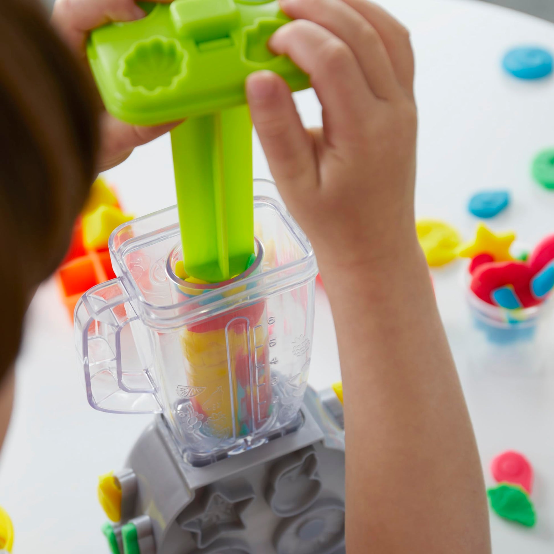 Play Doh Swirlin' Smoothies Toy Blender Playset, Play Kitchen Appliances, Kids Arts and Crafts Toys for 3 Year Old Girls and Boys and Up