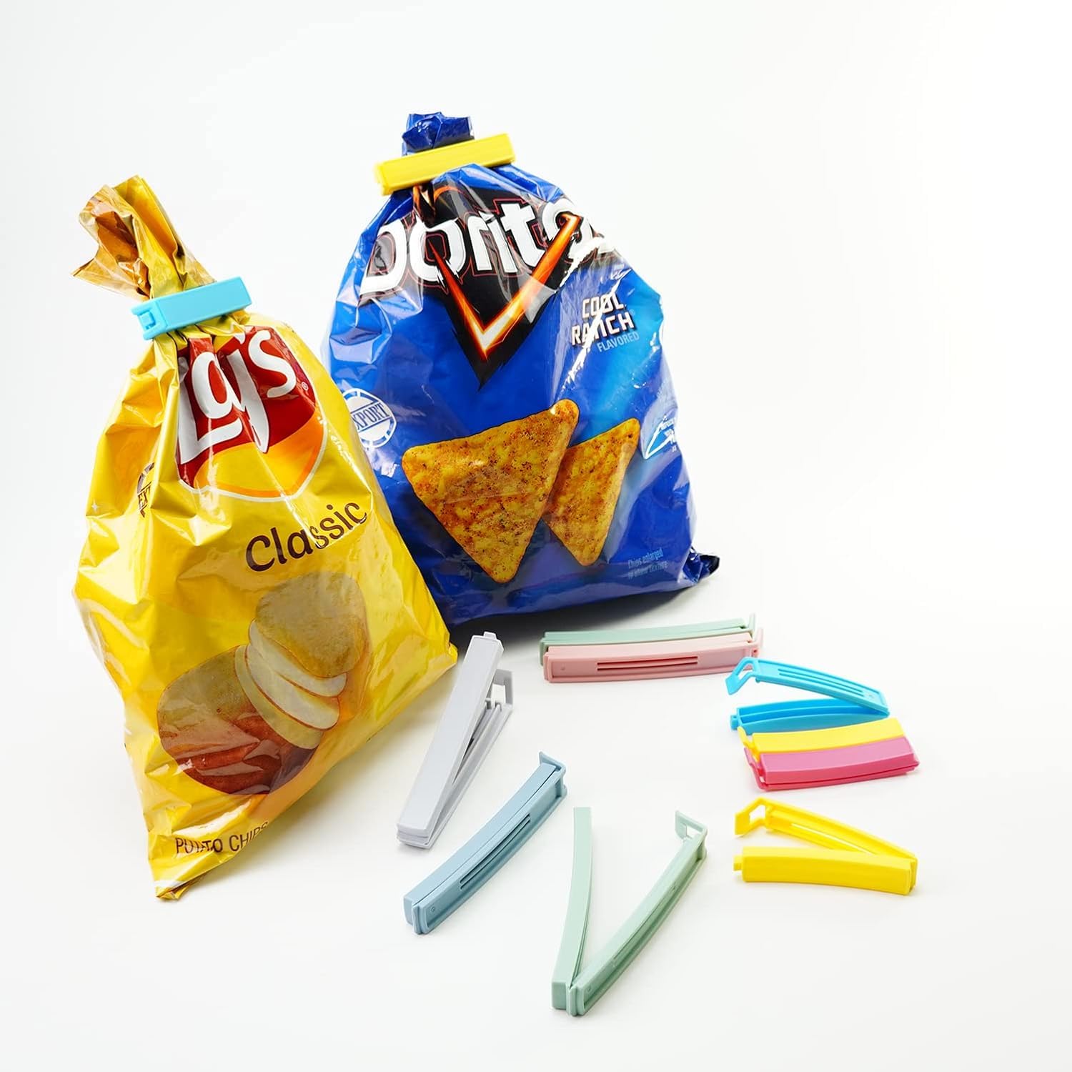 Yarall 32 PCS Plastic Chip Clips for Food Packages, Curved Design Sealing Bag Clips for Food, Kitchen and Home, 2 Sizes(4.3inch x 20, 3.1inch x 12)
