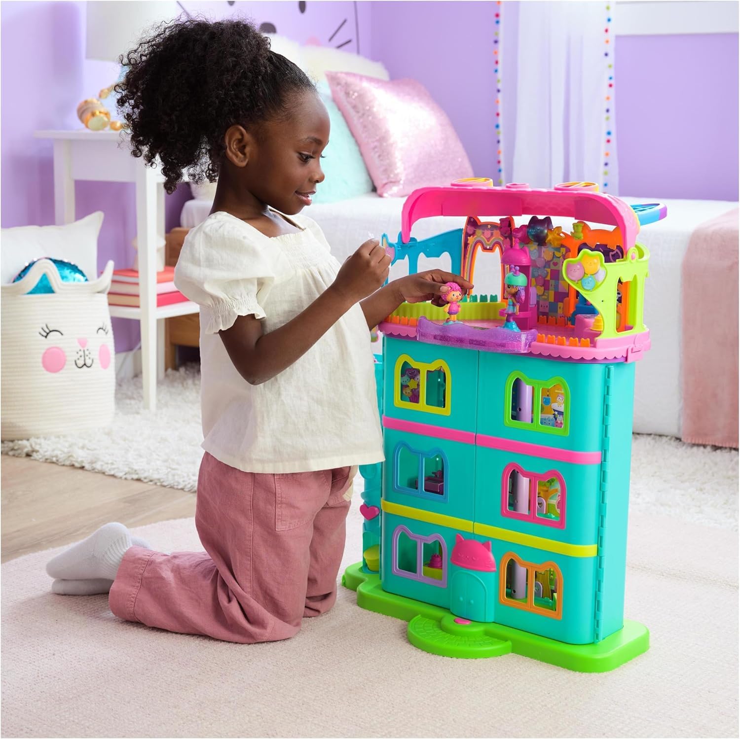 Gabby’s Dollhouse, Party Room Playset with Exclusive Toy Figures, Dollhouse Furniture, Accessories & Fidget Play, Kids Toys for Girls and Boys Ages 3+