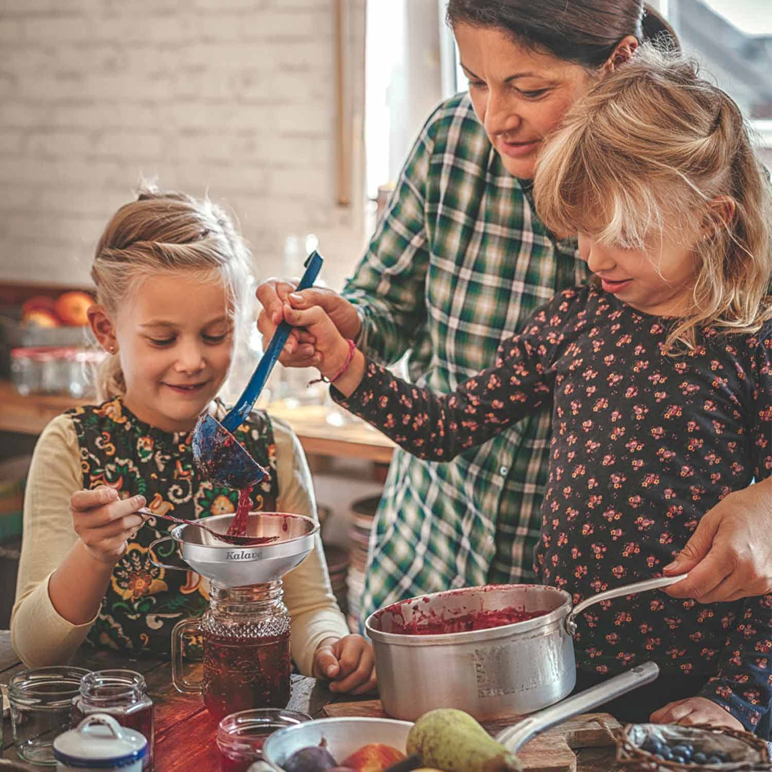 KALAVE Premium Stainless Steel Funnel, 5 Inch Food Grade Kitchen Funnels with 200 Mesh Food Filter Strainer for Filling Bottles, Oils, Juice, Wine, Coffee, Milk