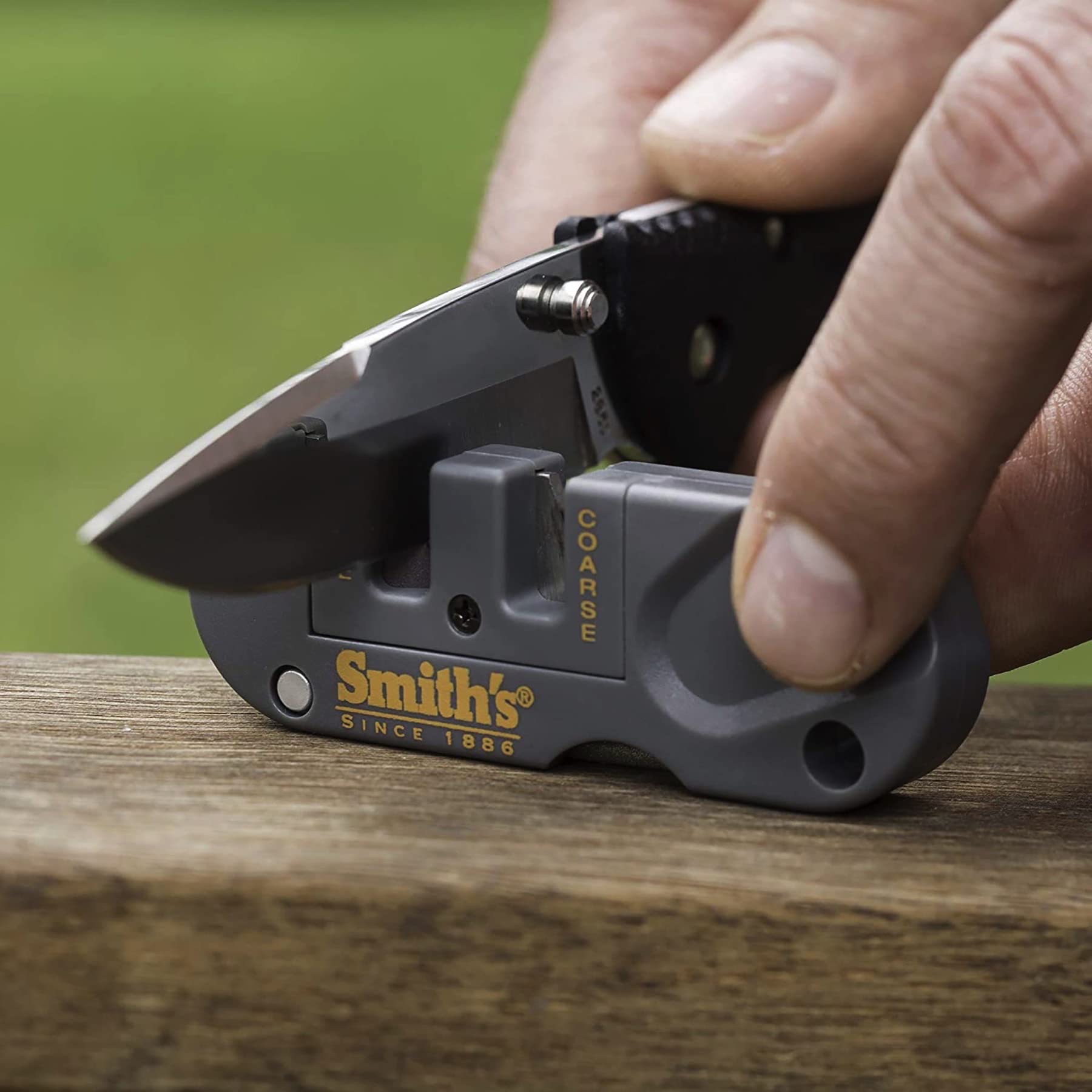 Smith's PP1 Pocket Pal Knife Sharpener Preset Carbide & Ceramic Stone Sharpeners Fold-Out Diamond Coated Rod Outdoor Hunting Knife & Hook Sharpener, Handheld, Compact, Lightweight, Multiuse