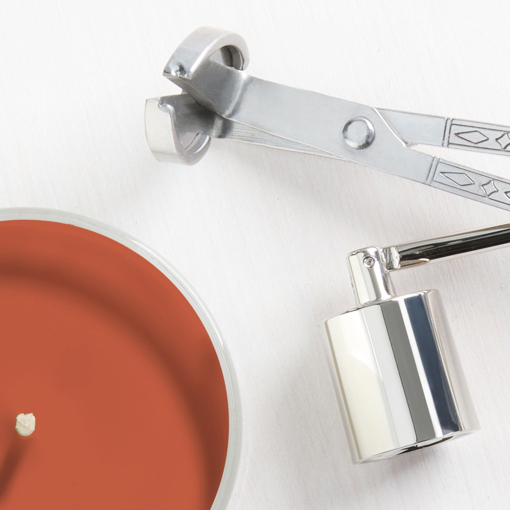 Yankee Candle Large Jar Scented Candle with up to 150 Hour Burn Time, Premium Plant Wax Blend for Consistent Burn, 22 oz Jar Candle with Room Filling Fragrance, Spiced Pumpkin