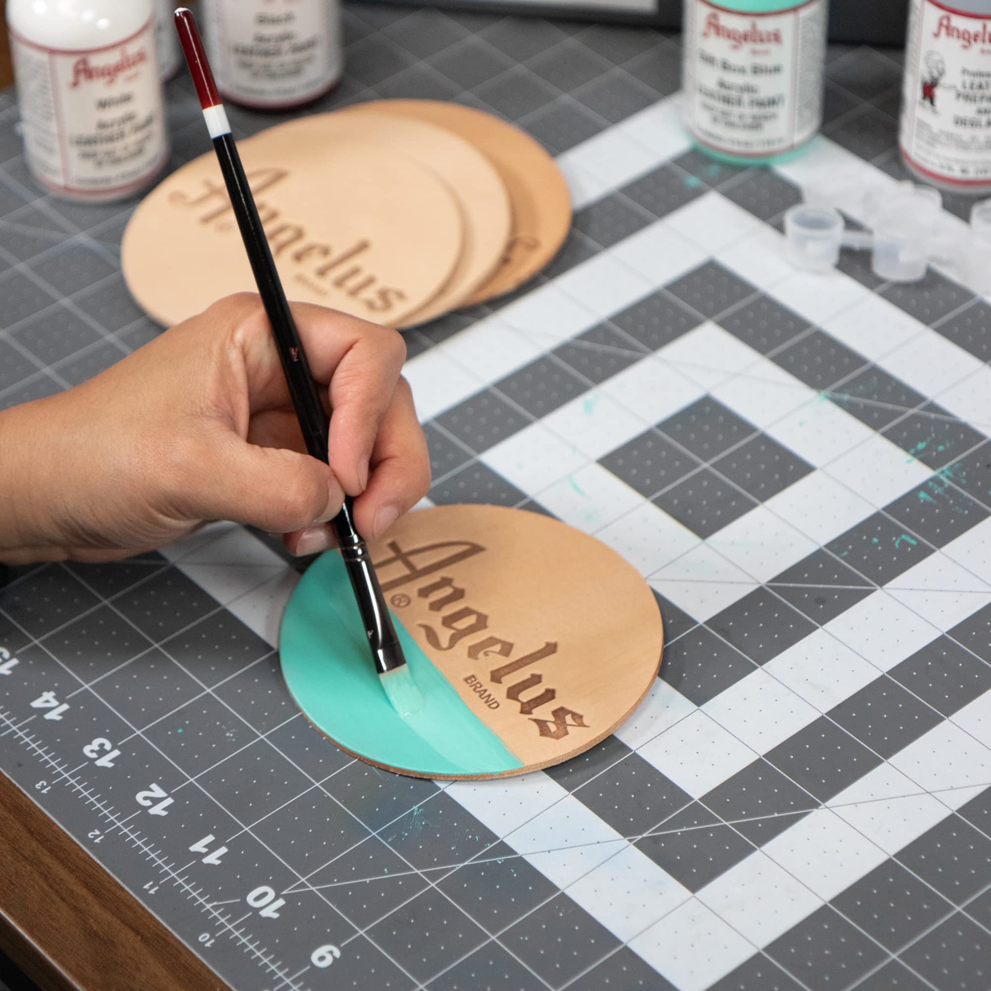 Angelus Acrylic Leather Paint For Shoes, Sneakers, Leather, Canvas, Furniture, and More - 1 Fl Oz, Black