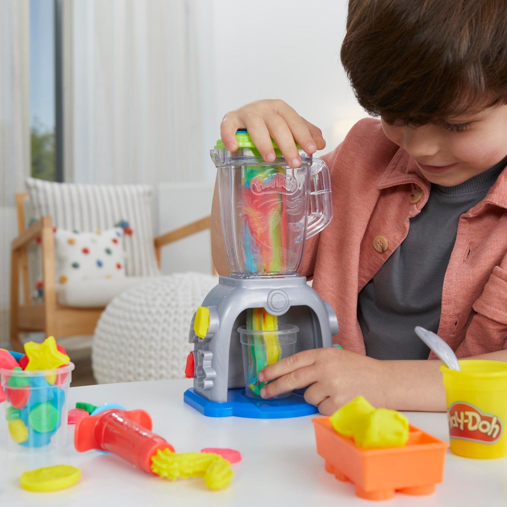 Play Doh Swirlin' Smoothies Toy Blender Playset, Play Kitchen Appliances, Kids Arts and Crafts Toys for 3 Year Old Girls and Boys and Up