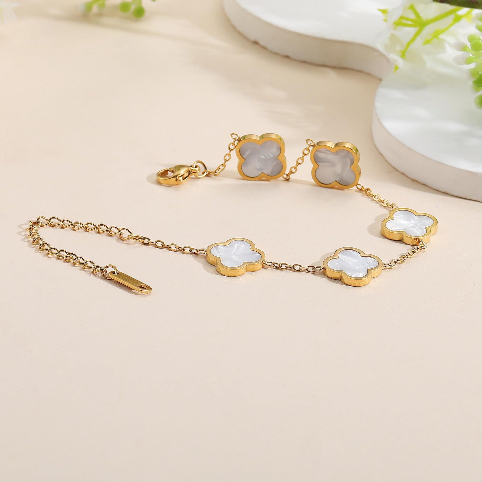 AIPPK 18K Gold Plated Clover Lucky Bracelet Dupes for Women White Flower Four Leaf Bracelets Trendy Jewelry Gifts for Women