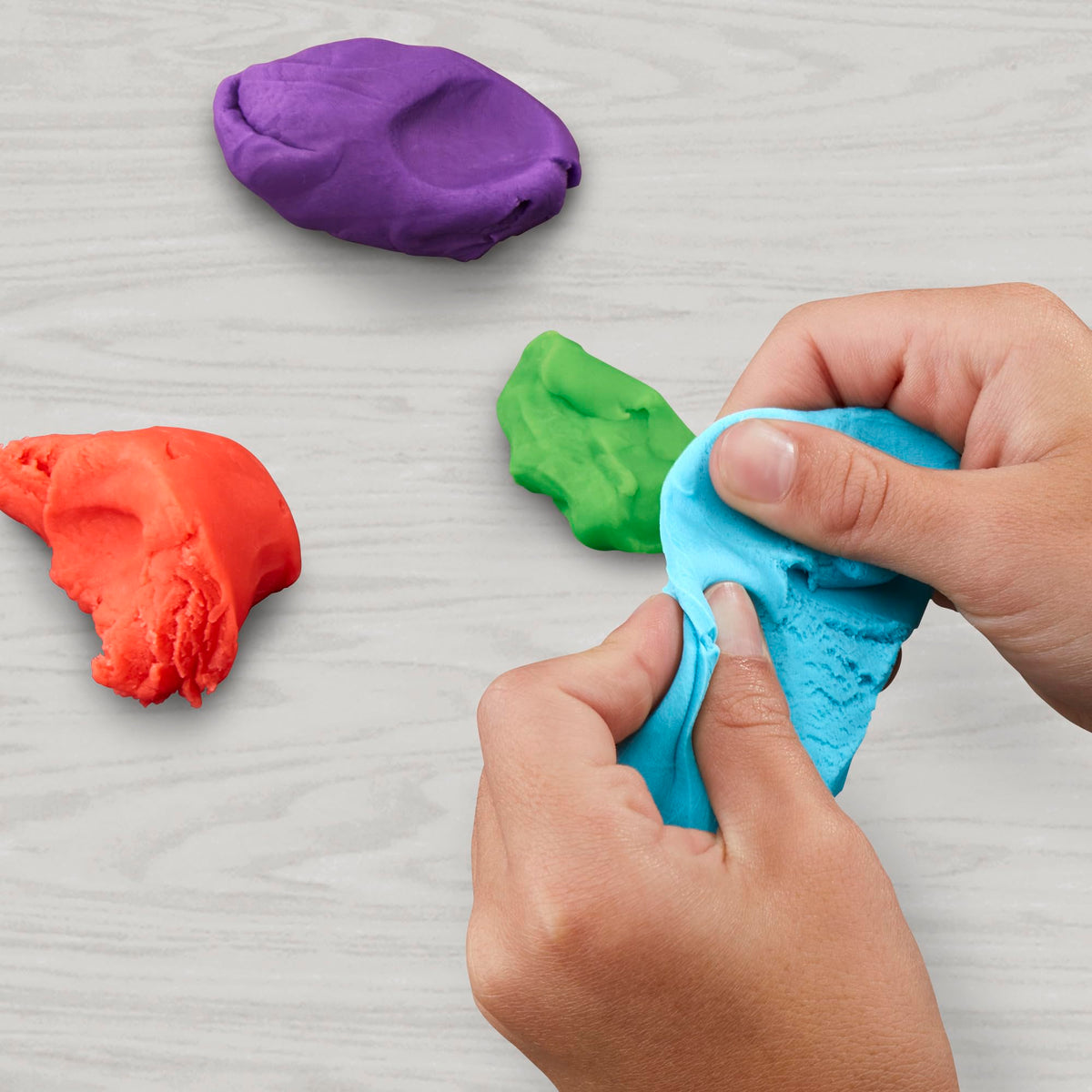 Play-Doh Jewel Colors Großpackung mit 12 Dosen à 112 g, Partygeschenke, Einschulungsgeschenke, Preise & Partygeschenke, Kunst & Basteln für Kinder, Vorschulspielzeug, ab 2 Jahren (Amazon exklusiv)