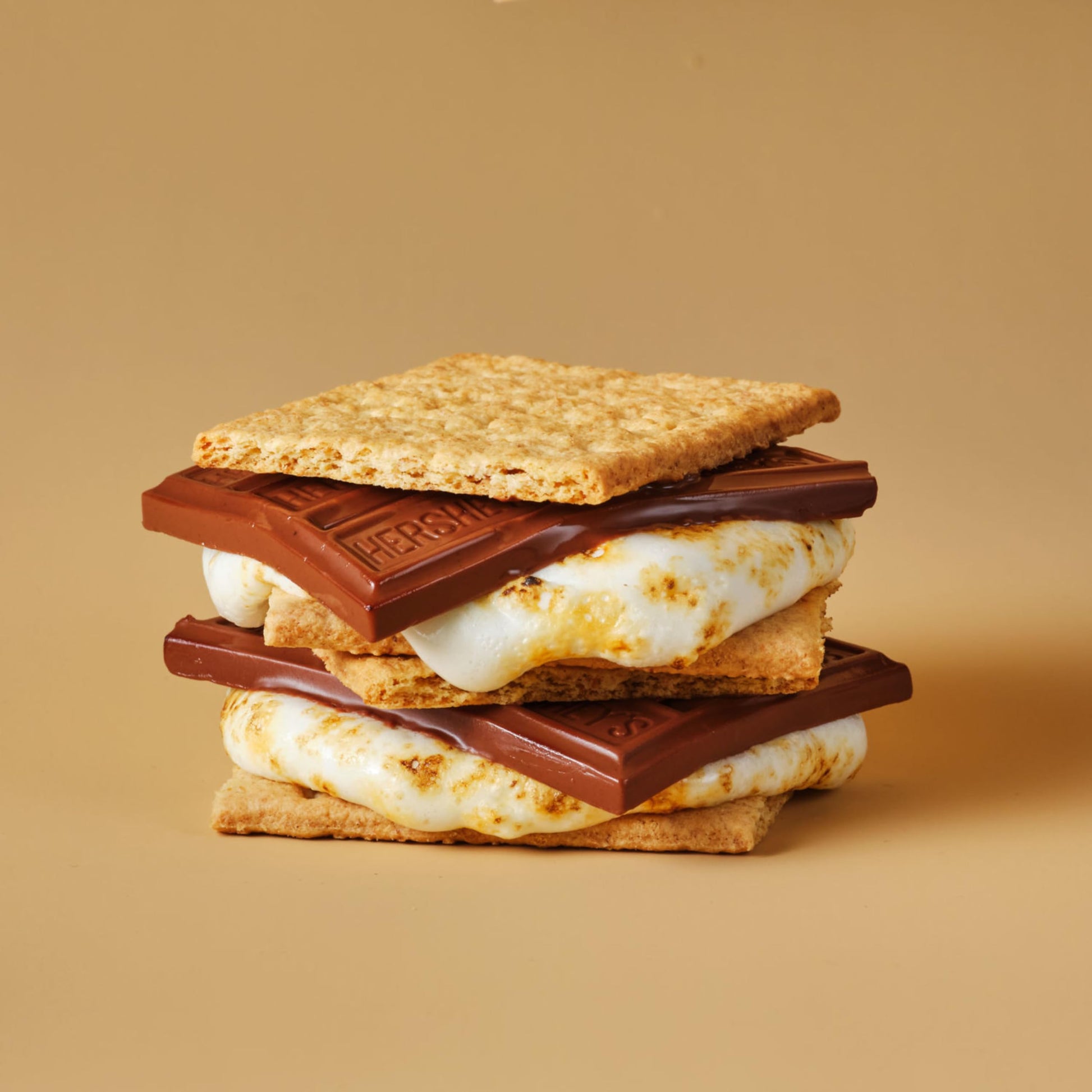 HERSHEY'S S'mores Kit Box with Graham Crackers, Chocolate & Marshmallows, 14 oz, Makes 8 S'mores