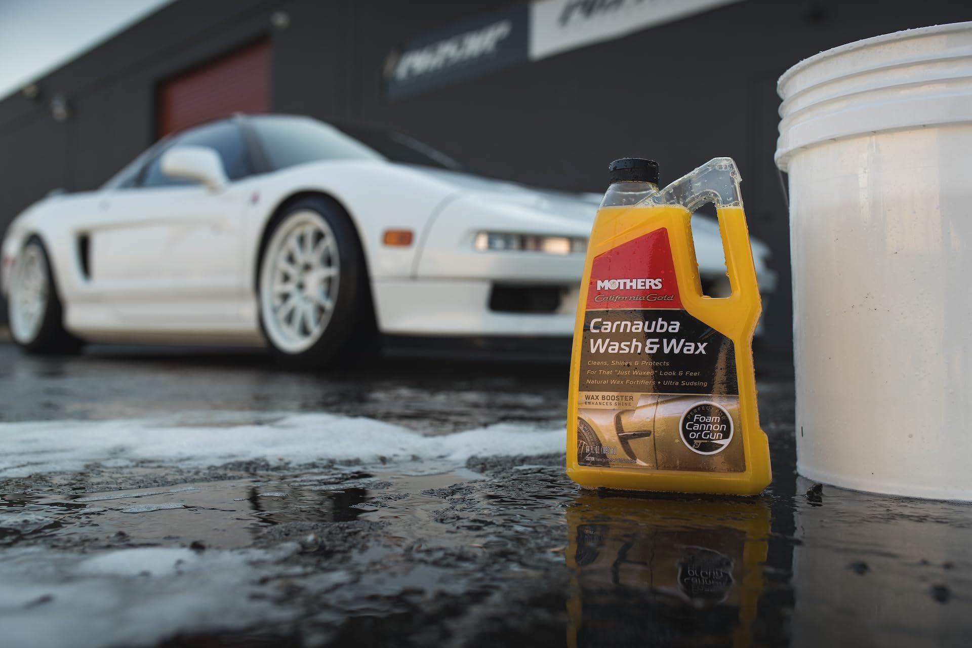 Mothers 05674 California Gold Carnauba Wash & Wax, 64 oz.