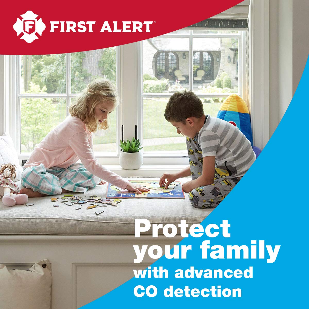 First Alert Carbon Monoxide Detector, Plug-In Alarm with Battery Backup, CO605, White, 1-Pack