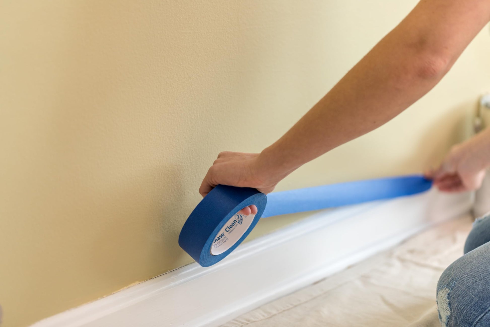 Duck Clean Release Blue Painter's Tape, 2-Inch (1.88-Inch x 60-Yard), Single Roll, 240195