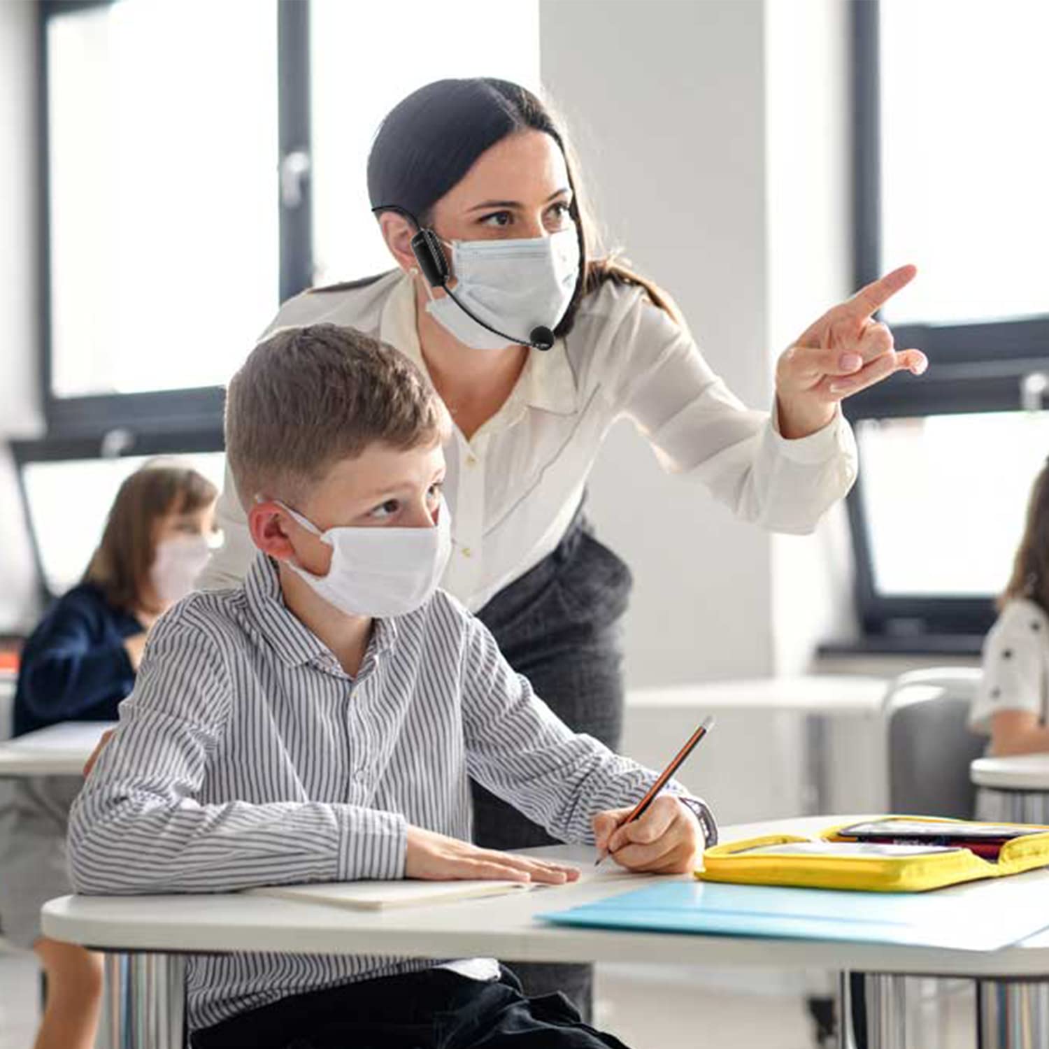 Bietrun Wireless Microphone Headset, UHF Wireless Headset Mic System, 160ft Range,1/8'' and 1/4'' Plug, for Speakers, Voice Amplifier, PA System(Not Supported AUX/iOS)