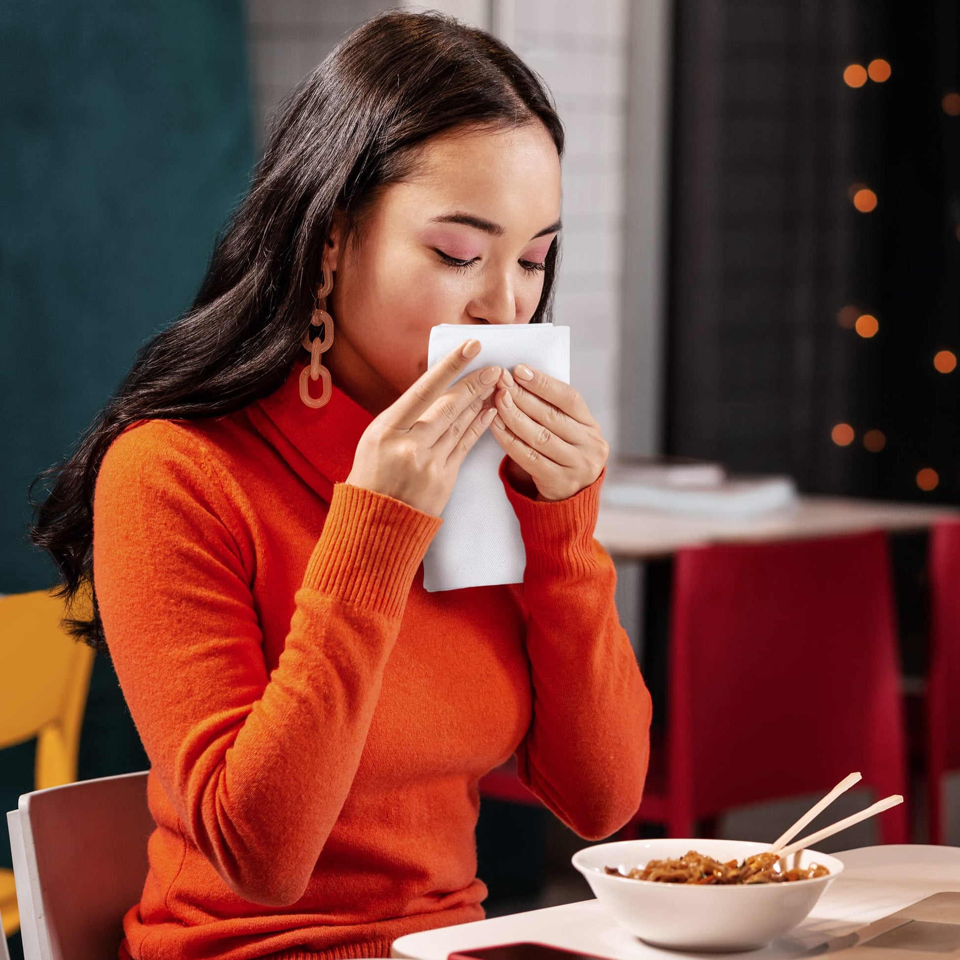 Utopia Kitchen White Cloth Napkins [12 Pack, 18x18 Inch] Absorbent Cotton Blend Washable and Reusable for Dinner, Restaurant, Lunch, Wedding and Hotel