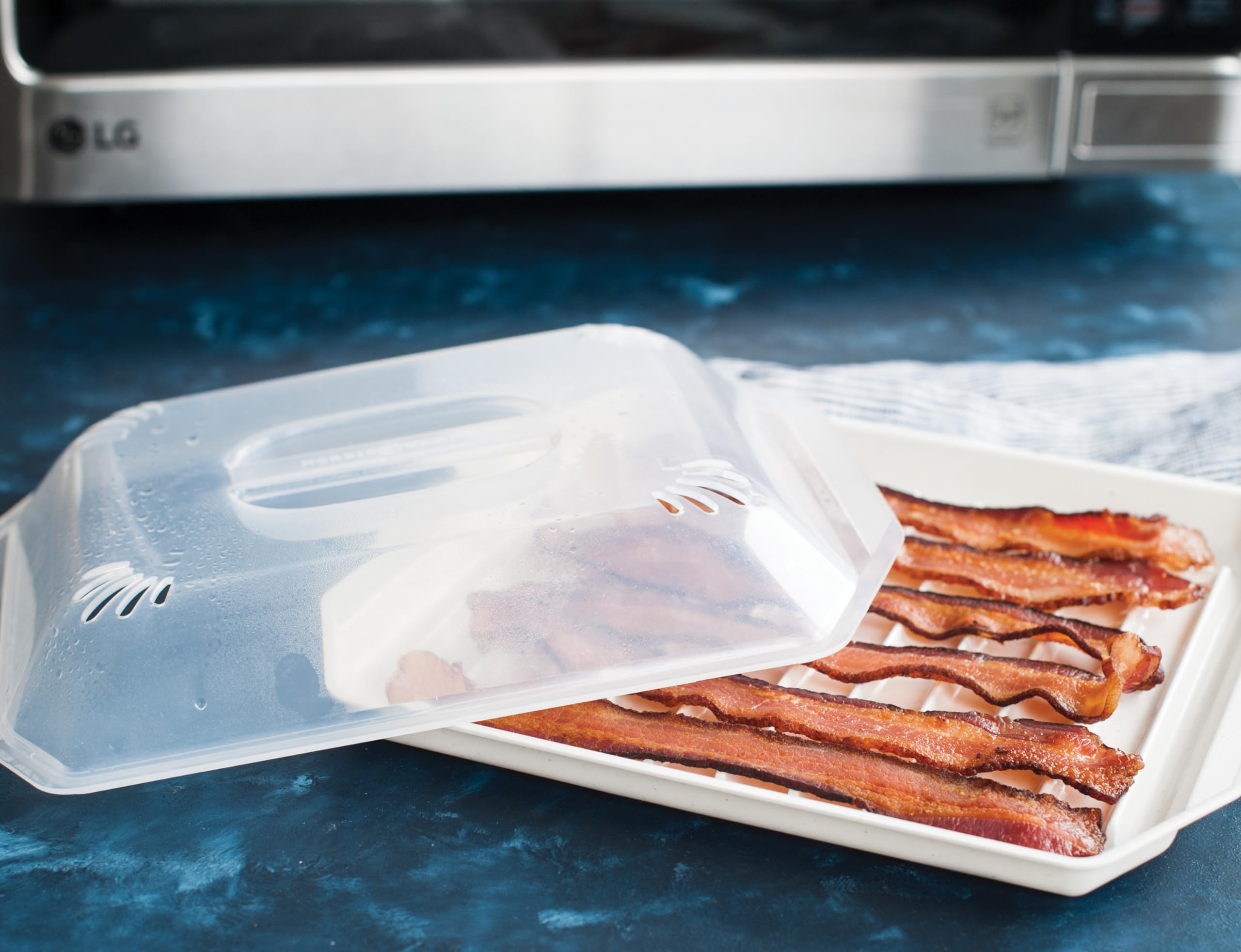 Nordic Ware Bacon Rack with Lid, 10.25x8x2 Inches