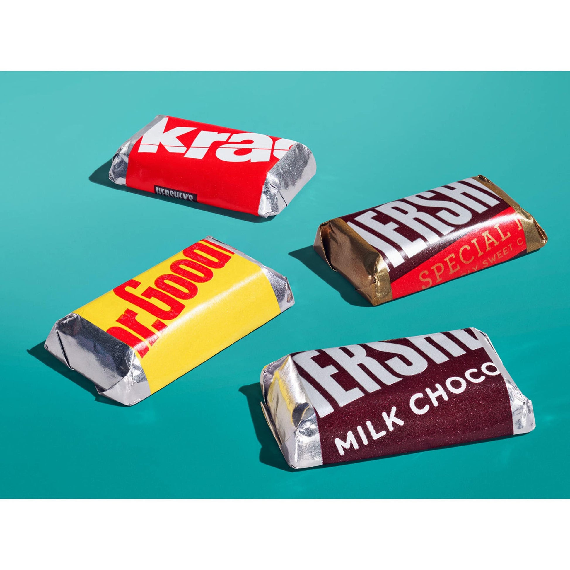 HERSHEY'S Miniatures Assorted Chocolate Candy Party Pack, Halloween Candy, 35.9 oz