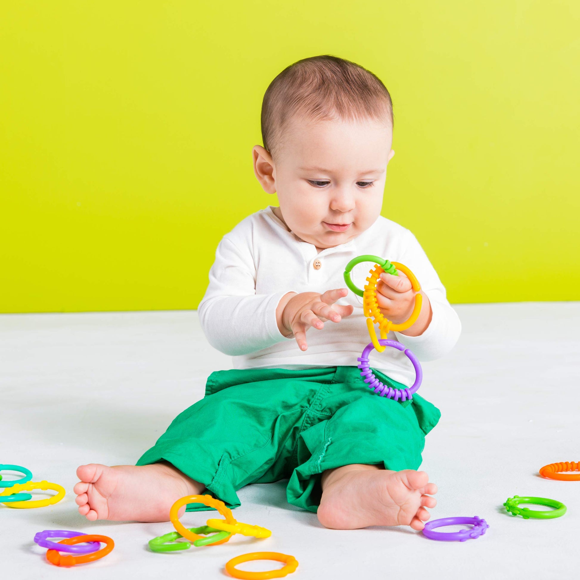 Bright Starts Lots of Links Rings Toys for Stroller or Carrier Seat, BPA-Free, Ages 0 Months Plus, Multicolor, 24 Count