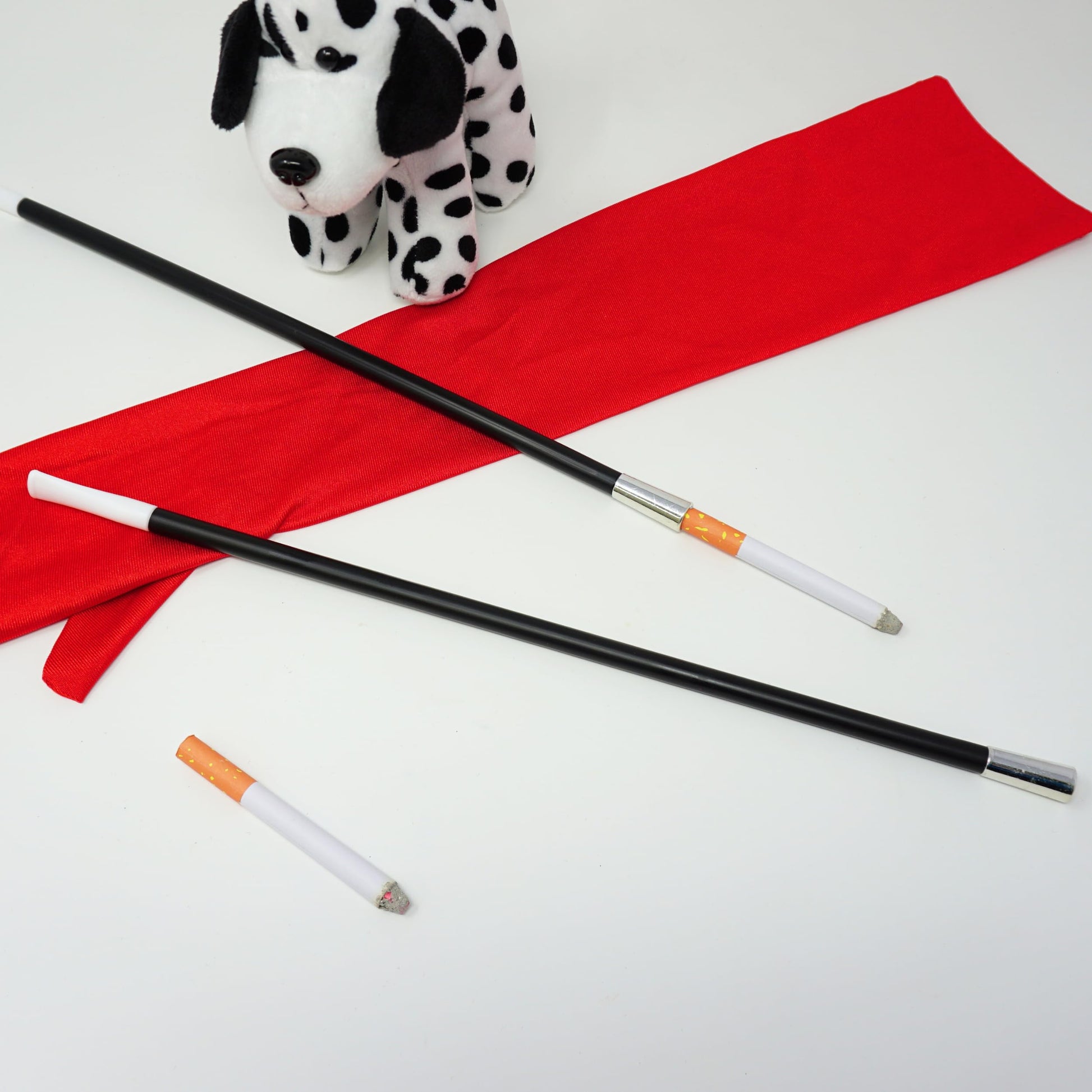4E's Novelty 2 Long Cigarette Holders & 2 Fake Puff Cigarettes with Smoke for Halloween Accessories for Women Costumes Gatsby Roaring 1920s Flapper Costume Photo Prop Cigarettes