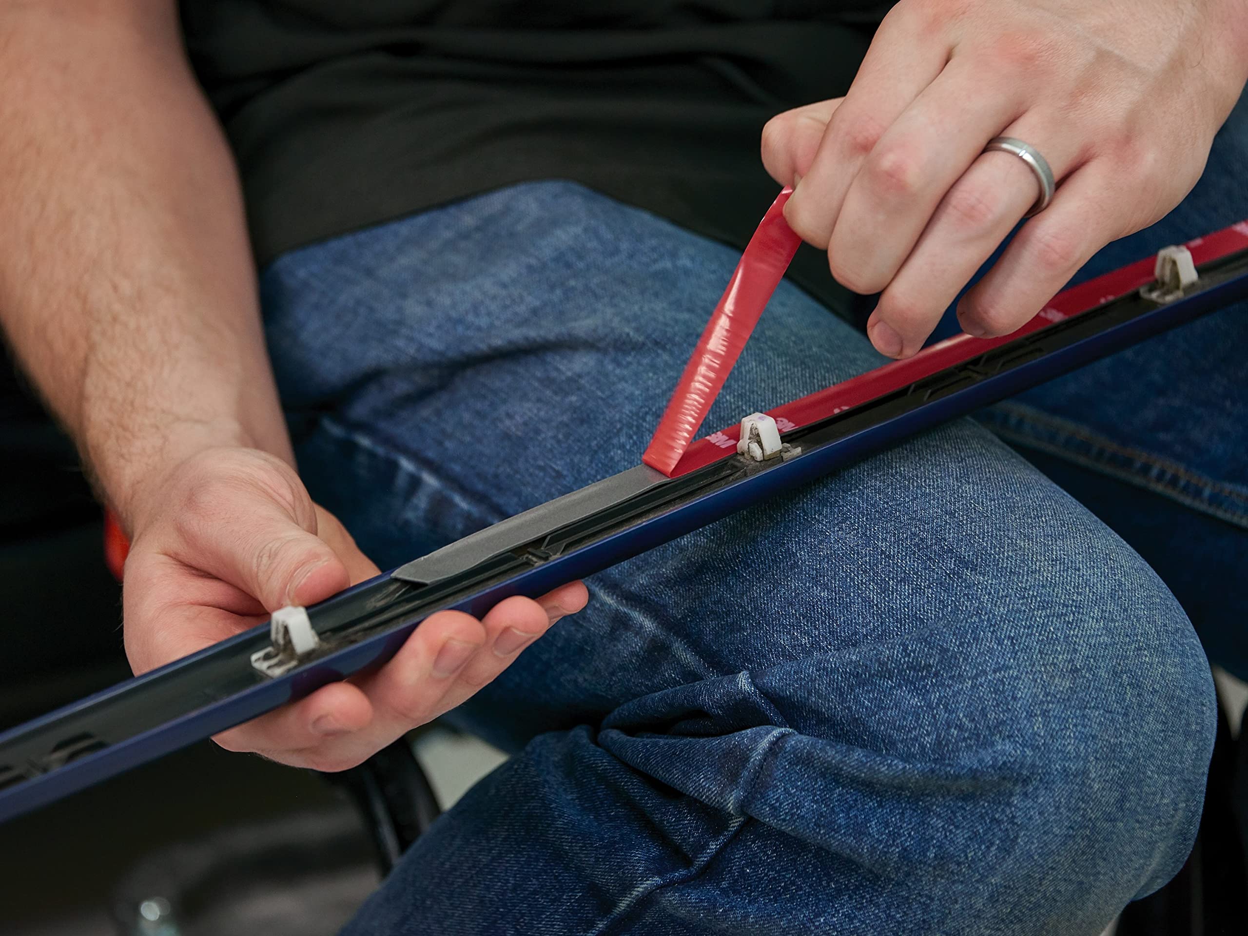 3M Exterior Attachment Tape, Ideal for Moldings, Emblems and Trim, 1/4 in width x 5 yards in length, 1 roll