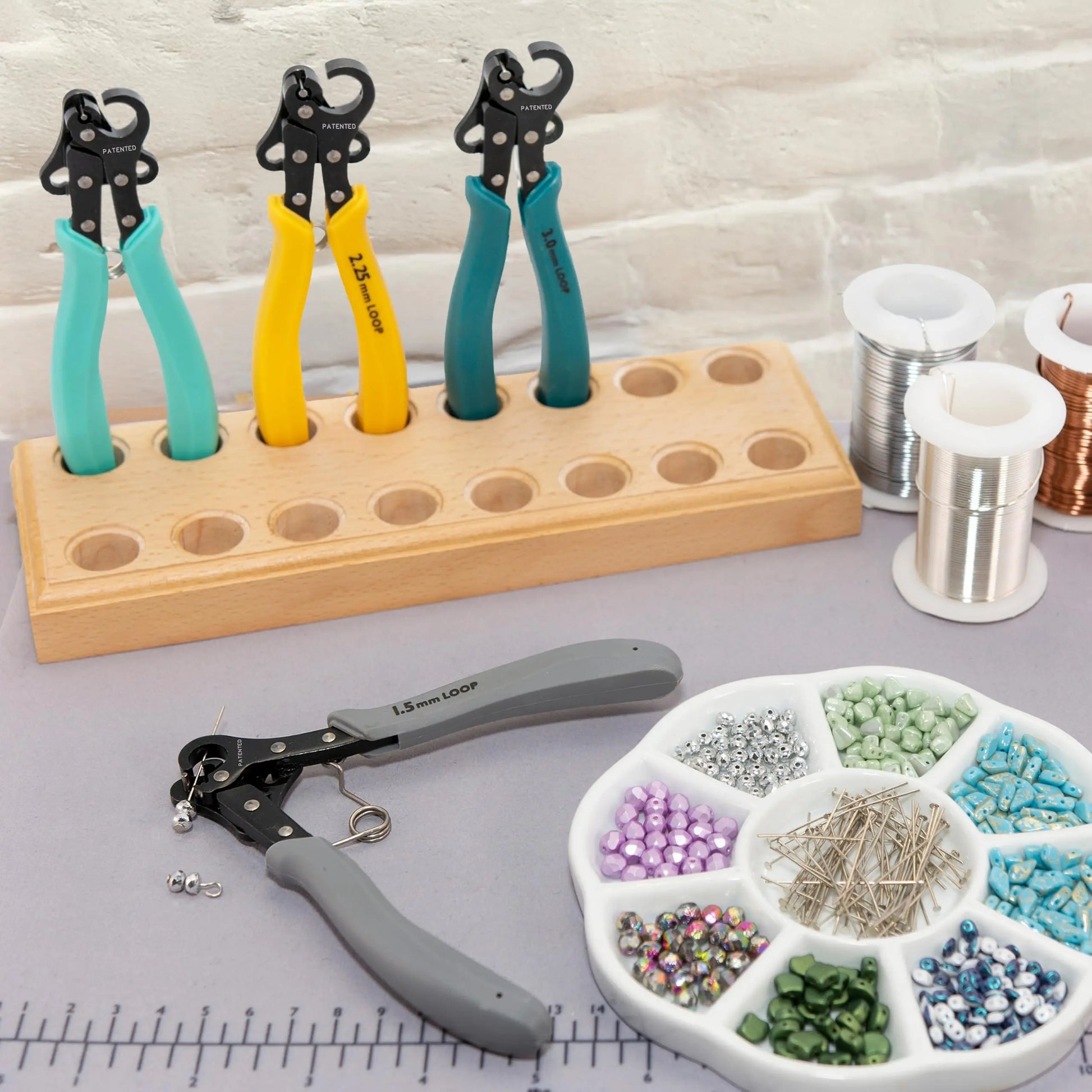 The Beadsmith One Step Looper – Create and Trim Consistent 1.5 mm Loops for Jewelry, Use With 18-26g Craft Wire