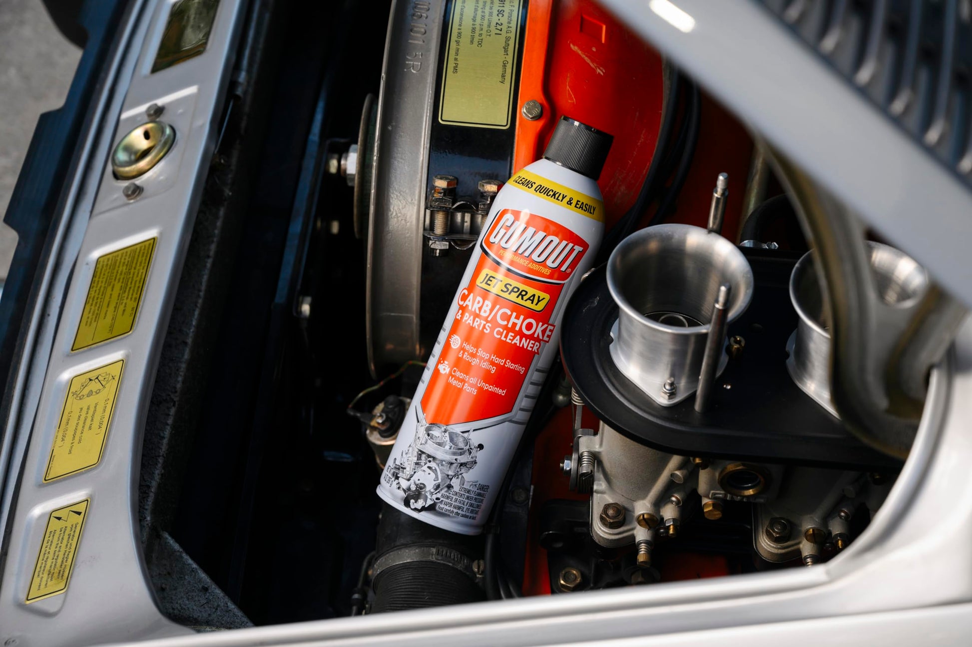 Gumout 800002231 Carb/Choke Carburetor Cleaner Spray, Carb Intake Valve Cleaner, Cleans Gum, Varnish & Dirt Inside & Outside Carburetor Chamber & Prevents Future Build Up Saving on Fuel Economy 14Oz.