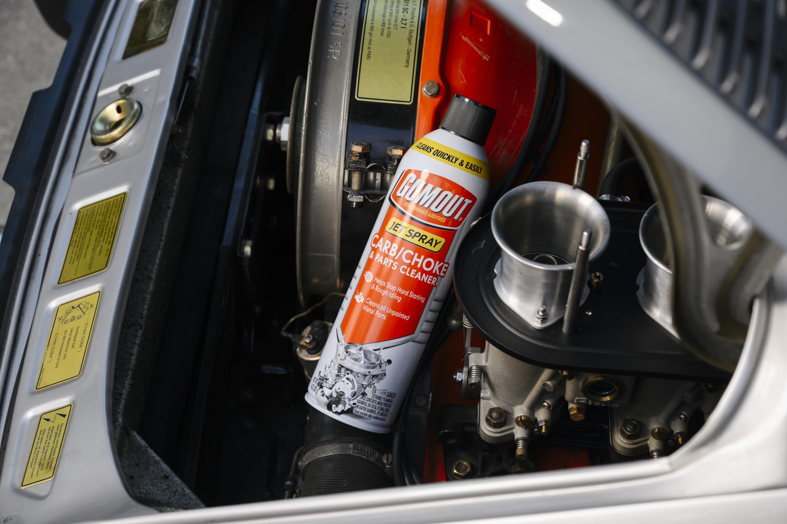 Gumout 800002231 Carb/Choke Carburetor Cleaner Spray, Carb Intake Valve Cleaner, Cleans Gum, Varnish & Dirt Inside & Outside Carburetor Chamber & Prevents Future Build Up Saving on Fuel Economy 14Oz.