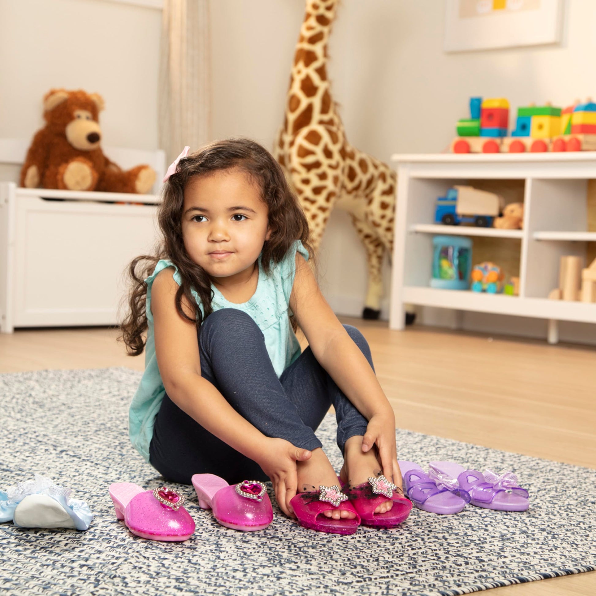 Melissa & Doug Dress-Up Shoes Set for Kids (4 Pairs) – Step In Style! High-Heeled Role Play Shoes – Pretend Play Costume Accessories for Toddlers & Preschool Ages 3+