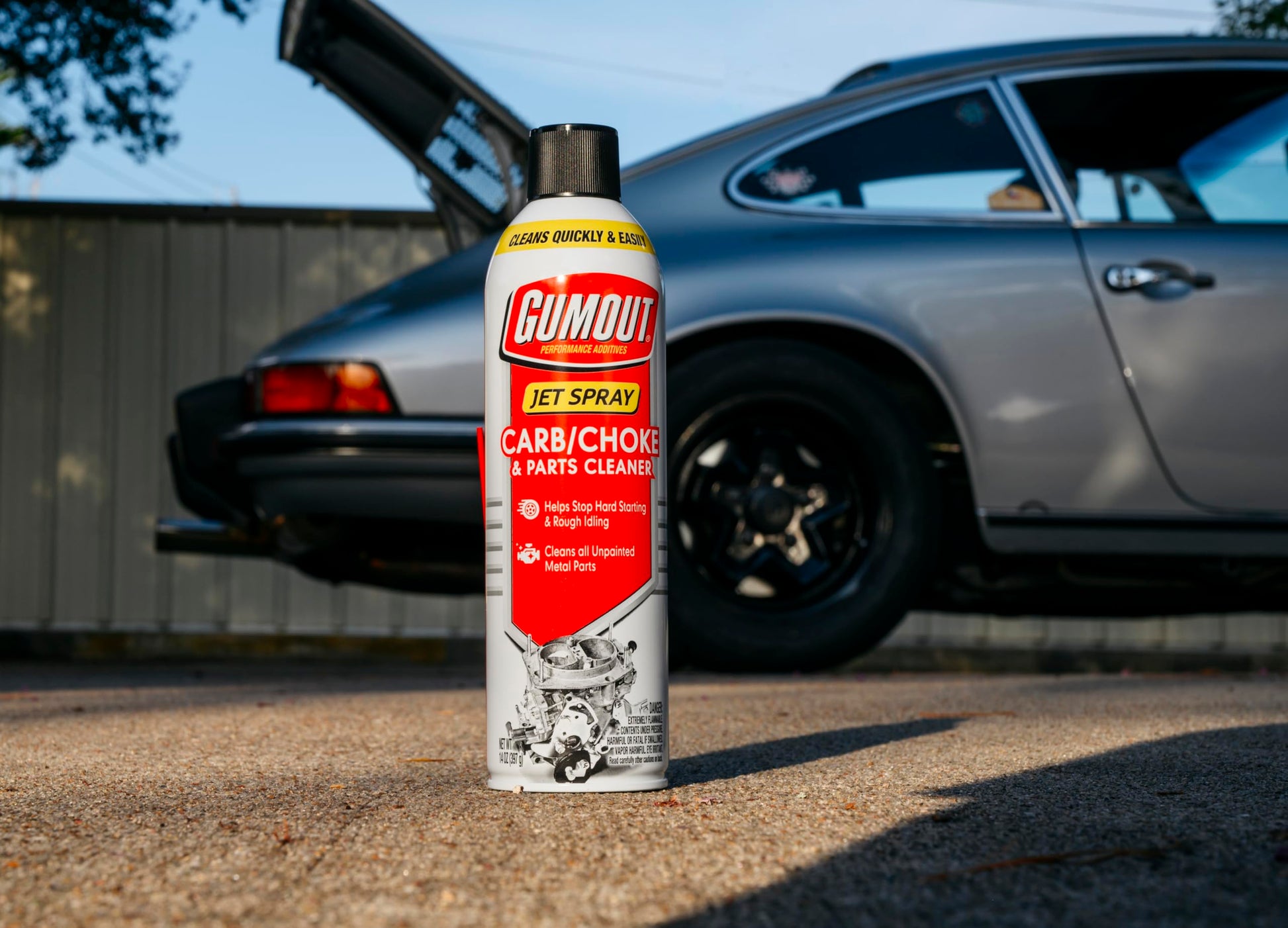 Gumout 800002231 Carb/Choke Carburetor Cleaner Spray, Carb Intake Valve Cleaner, Cleans Gum, Varnish & Dirt Inside & Outside Carburetor Chamber & Prevents Future Build Up Saving on Fuel Economy 14Oz.
