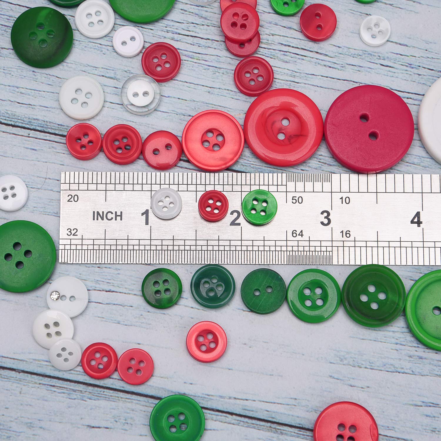 Livder 300g Christmas Craft Buttons Handmade Sewing Button with 2 or 4 Holes for Sewing, Art Crafts Projects, DIY Decoration