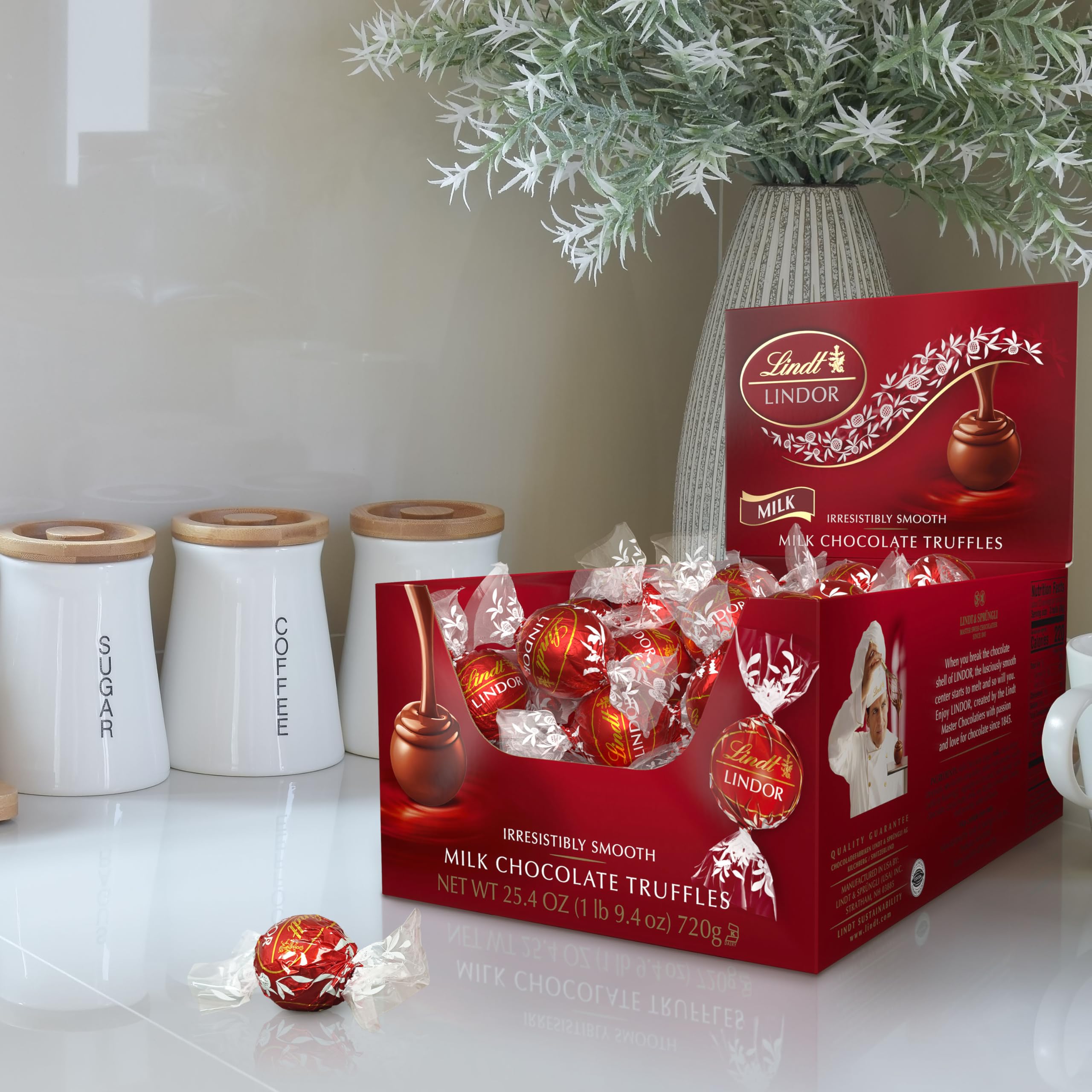 Lindt LINDOR Milk Chocolate Candy Truffles, Halloween Candy, 25.4 oz., 60 Count