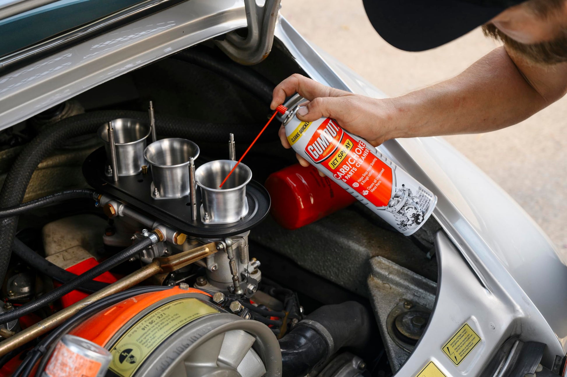 Gumout 800002231 Carb/Choke Carburetor Cleaner Spray, Carb Intake Valve Cleaner, Cleans Gum, Varnish & Dirt Inside & Outside Carburetor Chamber & Prevents Future Build Up Saving on Fuel Economy 14Oz.