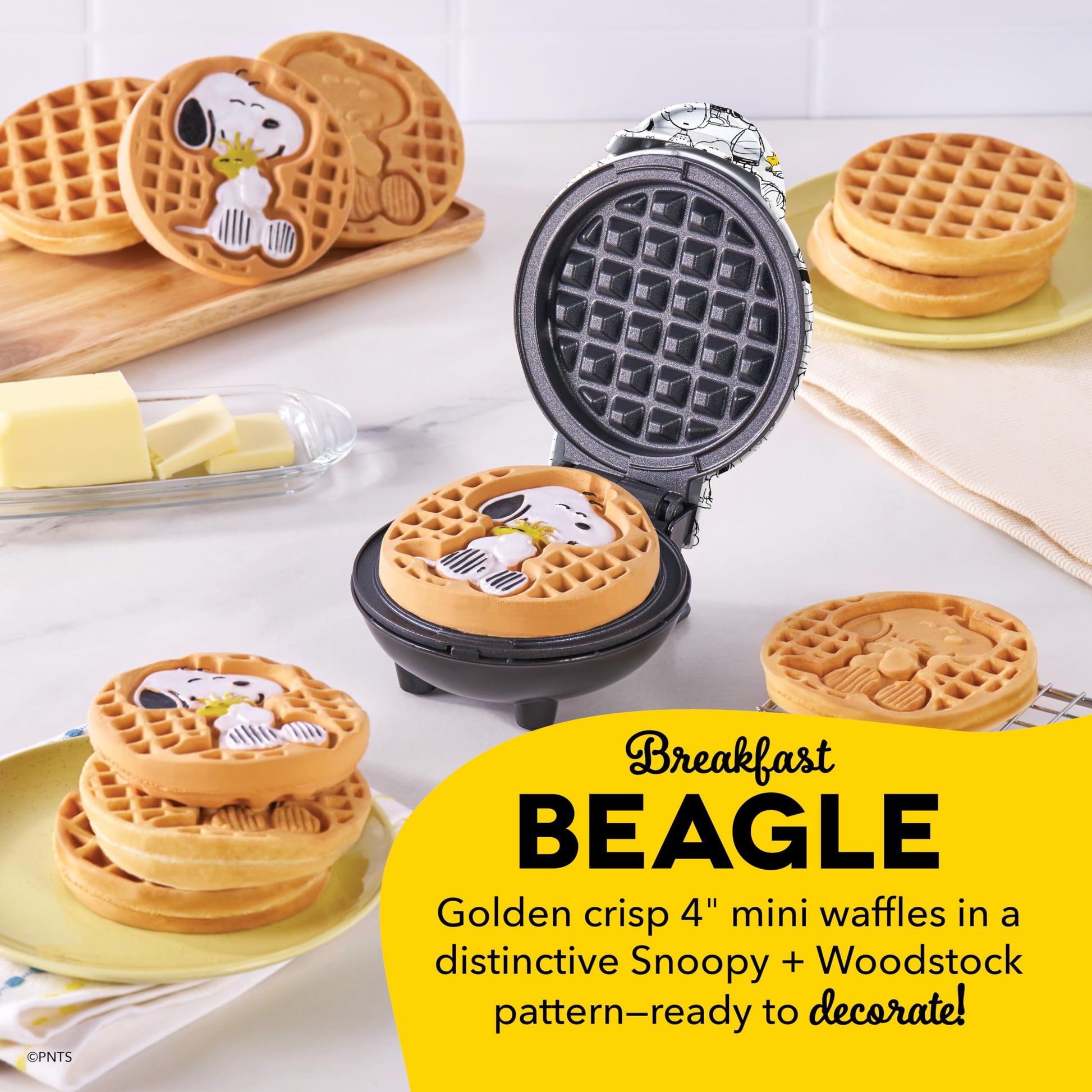 Peanuts x Dash Mini Waffle Maker