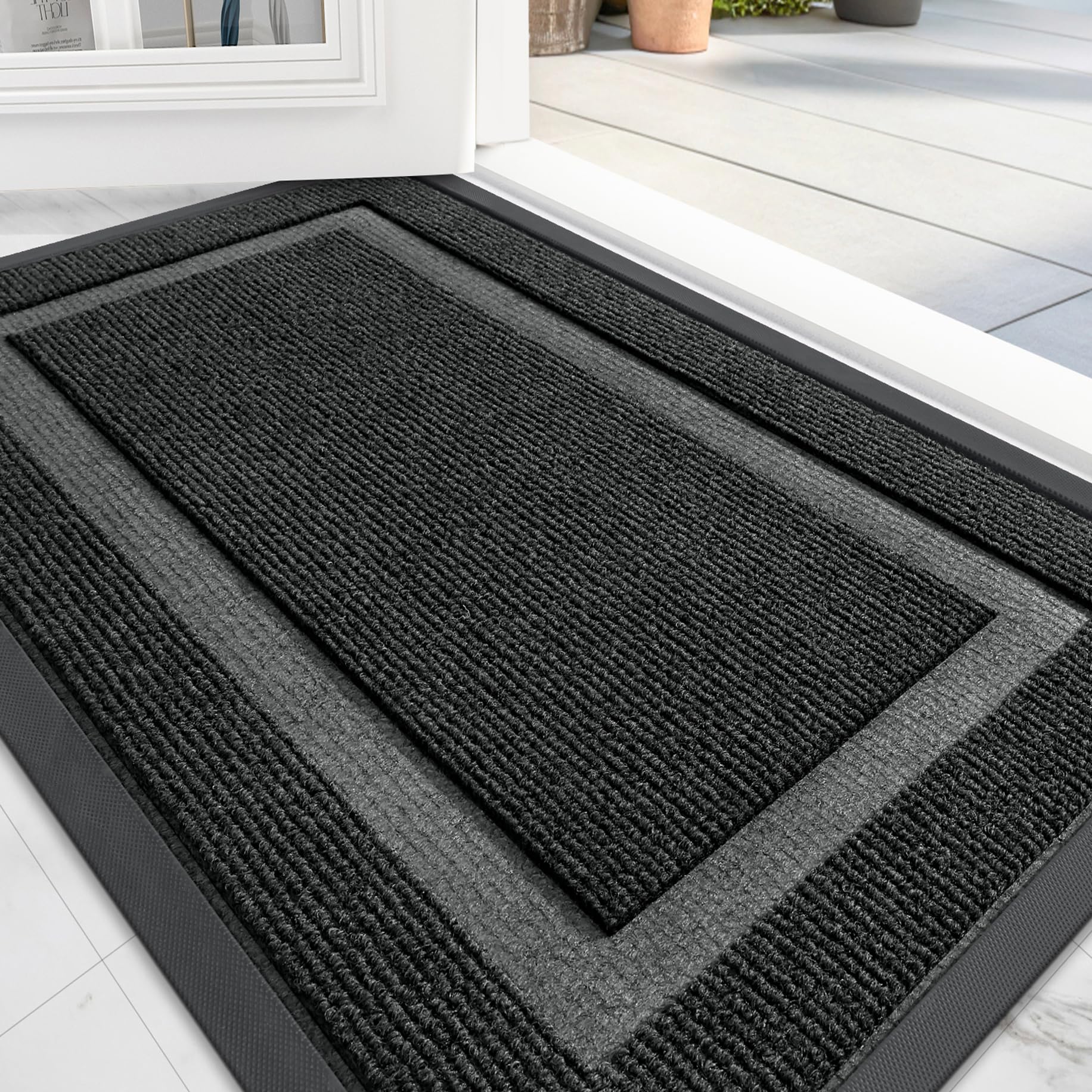 ممسحة باب أمامية OLANLY للداخل والخارج، للمدخل، مقاومة للماء لجميع الفصول، ممسحة قوية من المطاط الطبيعي، مقاومة للبهتان، ذات تصميم نحيف، سهلة التنظيف للمرآب والفناء، 29.5 × 17، أسود