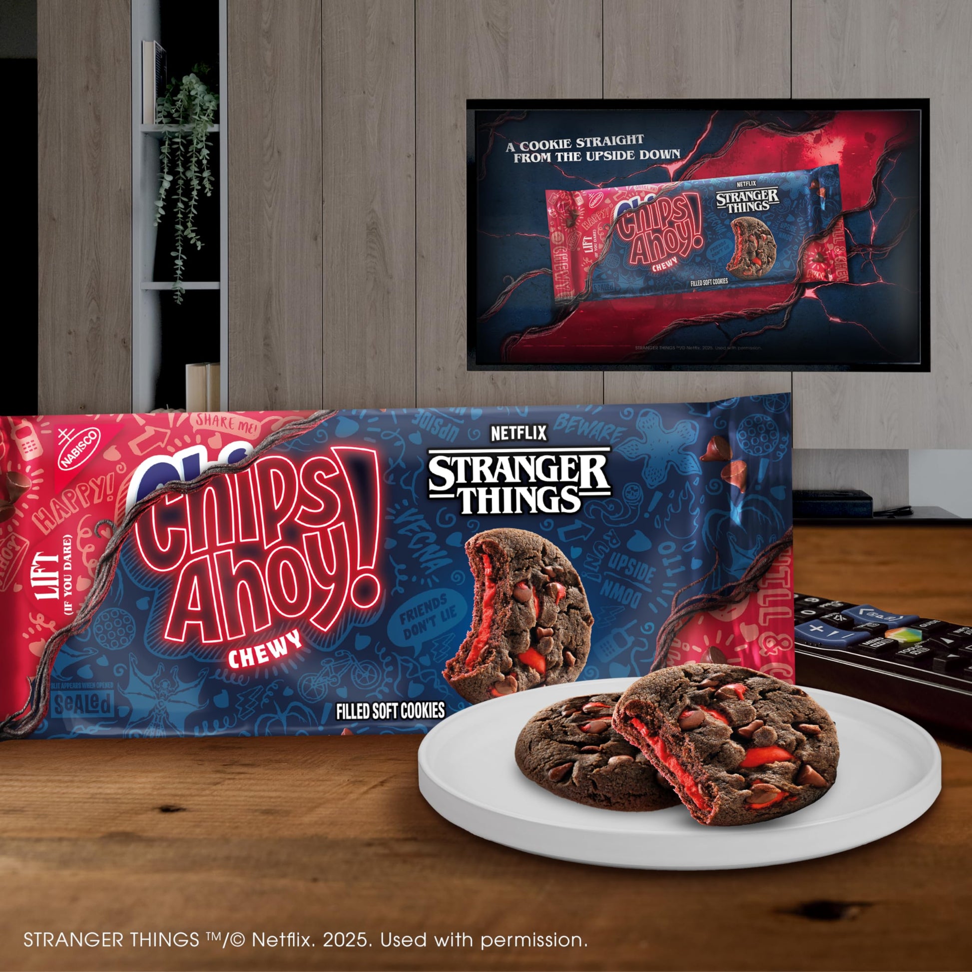CHIPS AHOY! Stranger Things Chewy Chocolatey Strawberry-Flavored Filled Soft Cookies, Limited Edition, 9.9 oz