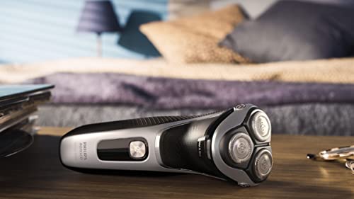 Philips Norelco Shaver 3500, Rechargeable Wet & Dry Electric Shaver with Pop-Up Trimmer and Storage Pouch, S3212/82