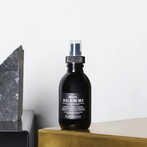 Davines OI All in One Milk | Hair Milk Spray | Powerful Hair Detangler + Heat Protection | Smoothes Frizzy Hair | 4.56 Fl Oz