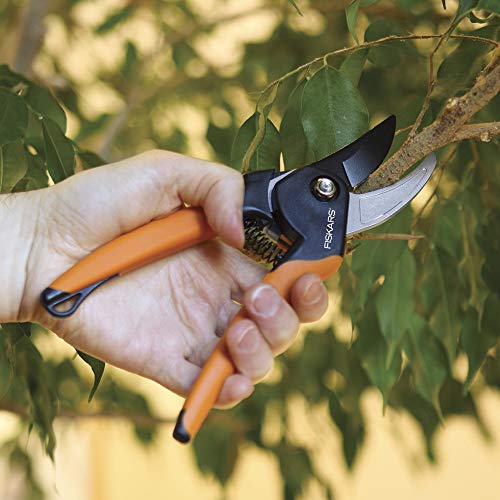 Fiskars Bypass Pruning Shears 5/8” Garden Clippers - Plant Cutting Scissors with Sharp Precision-Ground Steel Blade